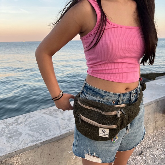 Sherpa Travel Hemp Fanny Pack Green - Picture 12 of 14